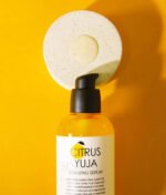 Farmstay Citrus Yuja Vitalizing Serum – serumas su citrusiniais vaisiais kaina korejietiska kosmetika