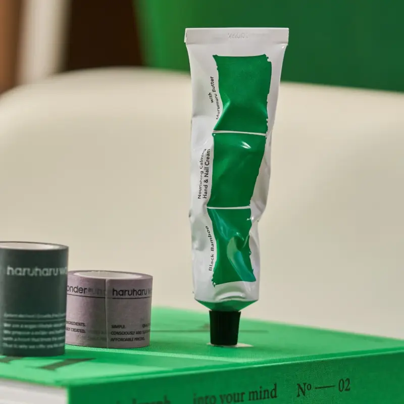 pirkti HARUHARU WONDER Black Bamboo Nourishing Calming Hand & Nail Cream kaina