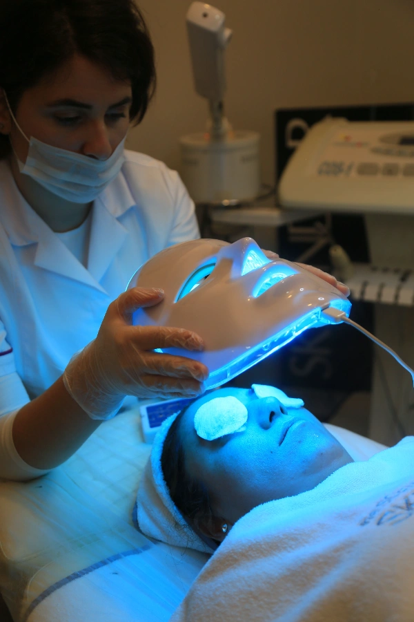 Blue light therapy mask